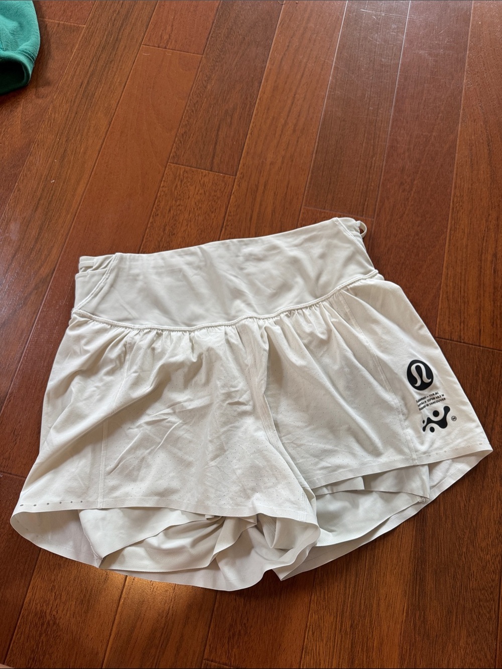 LuluLemon off White Women's running shorts